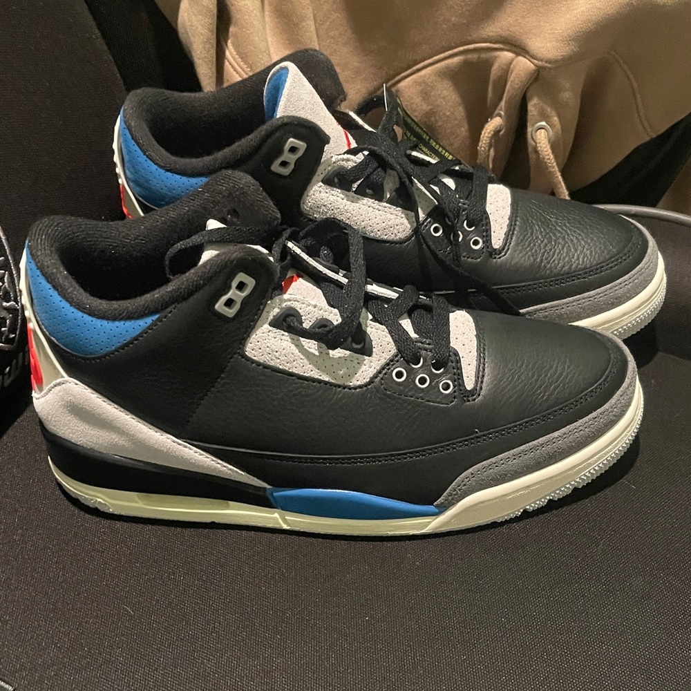 Selling Jordan 3 Og No box